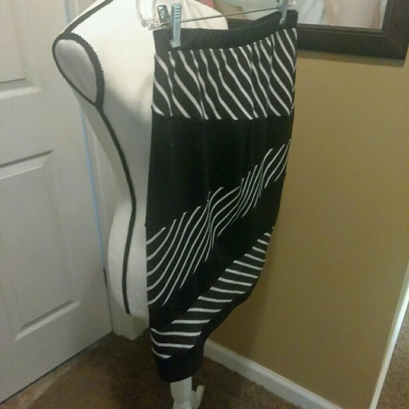 Skirt - Picture 2 of 2